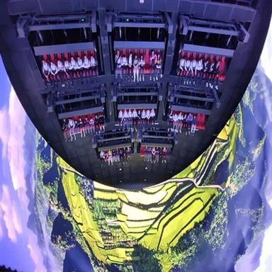 Theatr hedfan cromen wedi'i hatal